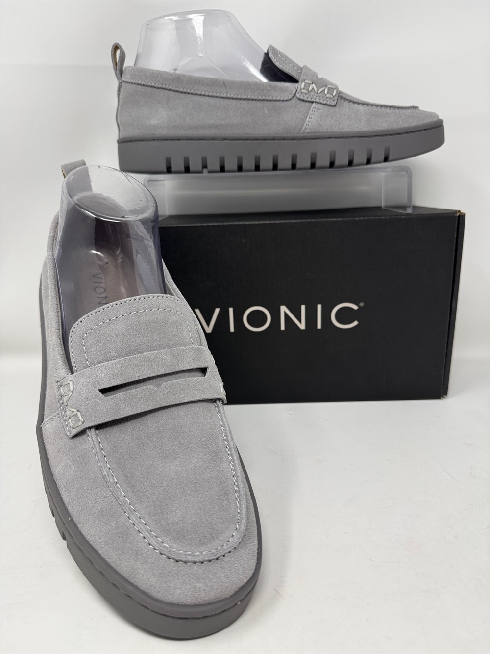 NWT Vionic Uptown Light Gray Suede Slip-On Loafers Size 8 Wide